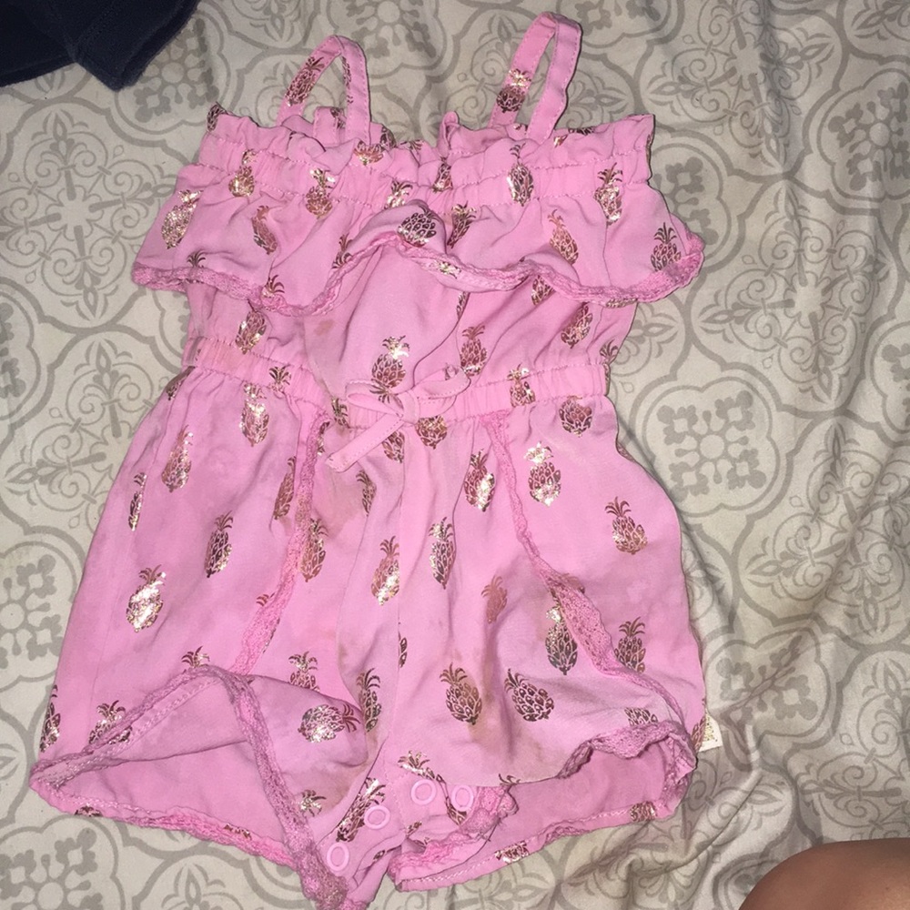 Cute baby romper with shiny pineapples